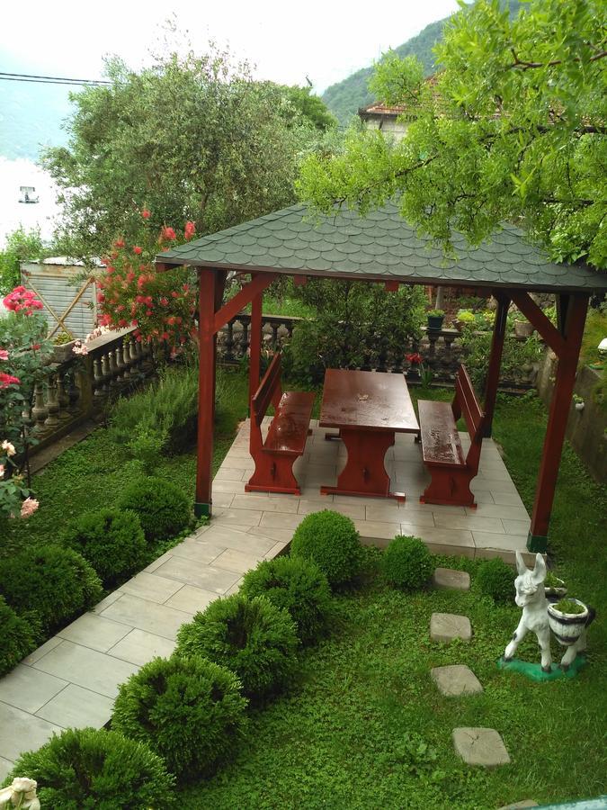 Apartmani Villa Radovic Risan Exterior foto