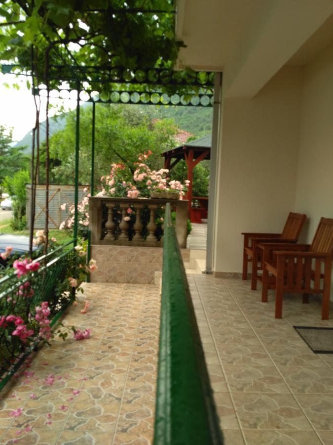 Apartmani Villa Radovic Risan Exterior foto